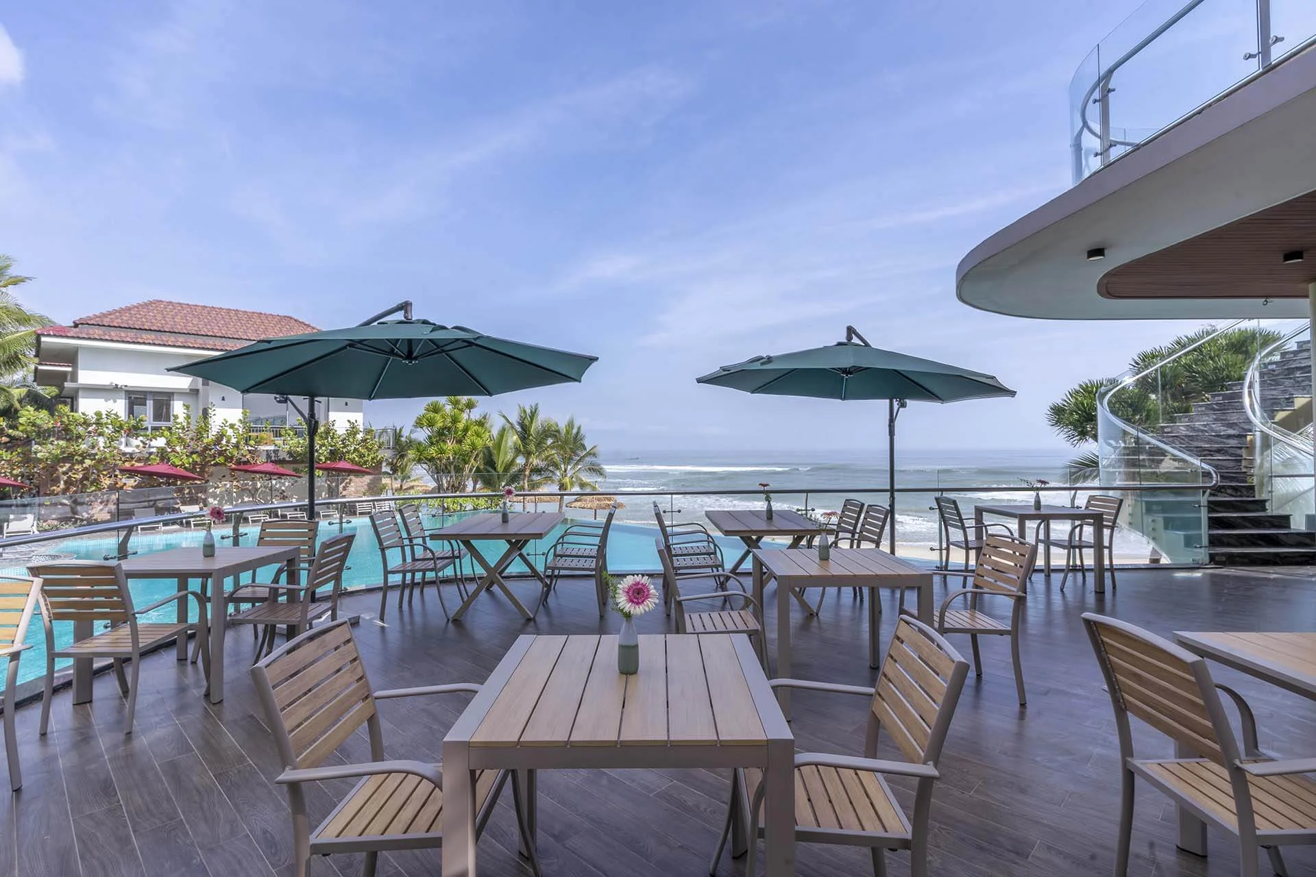 KOI Danang Resort | Umi Beach Bar