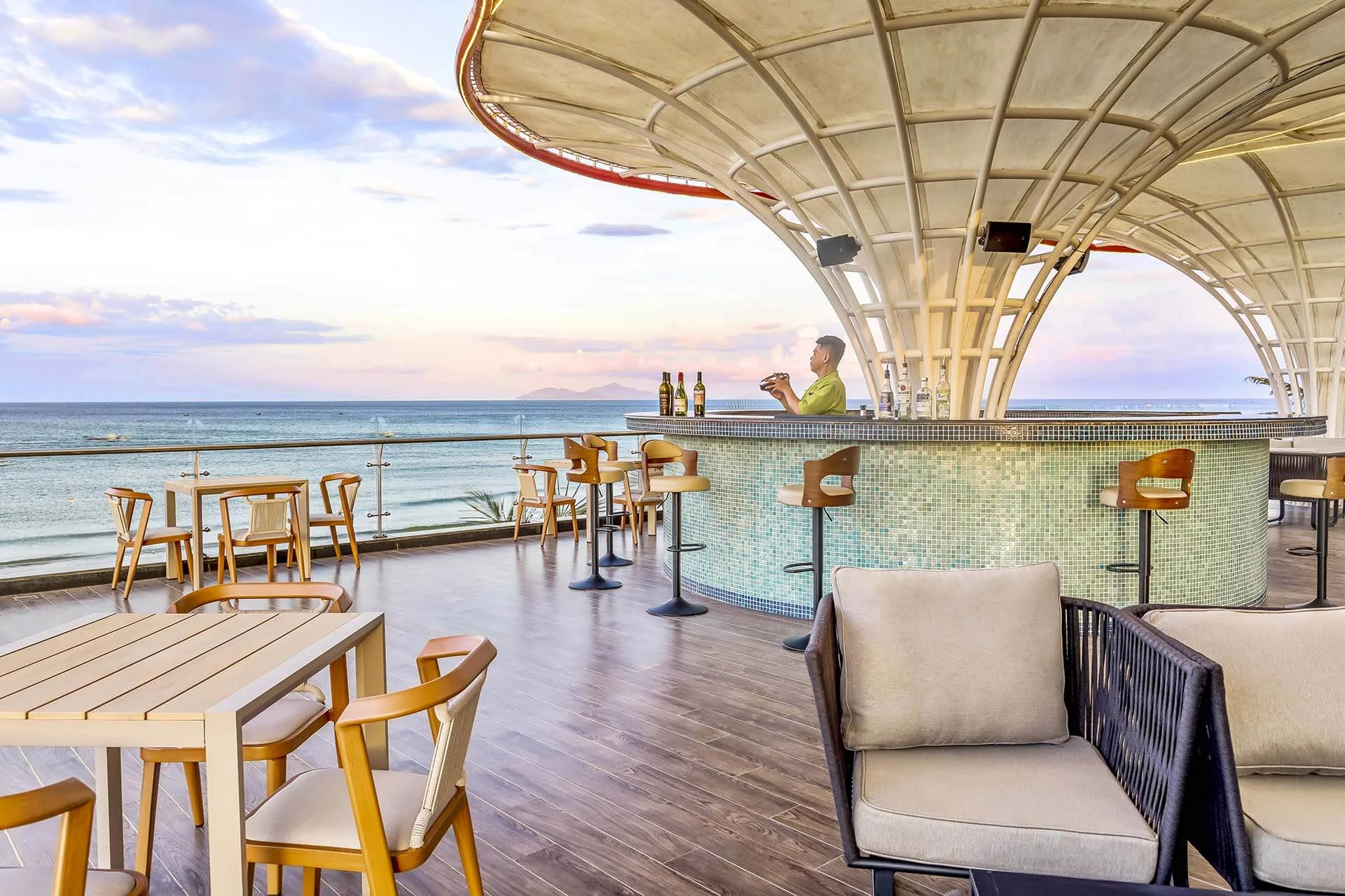 KOI Danang Resort | Umi Beach Bar