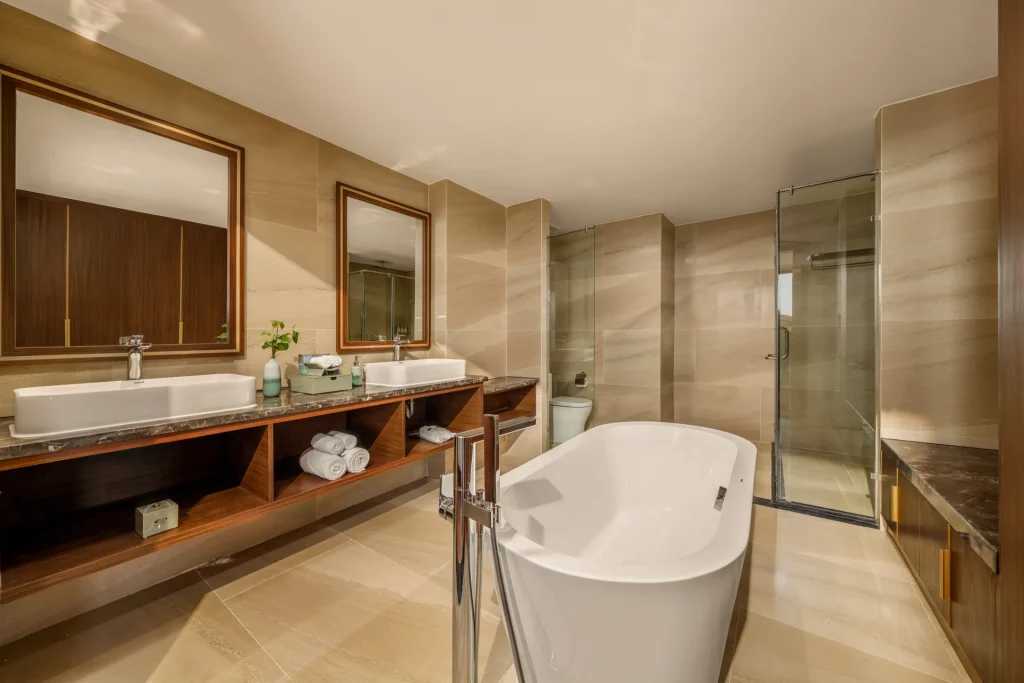 Bathtub in room