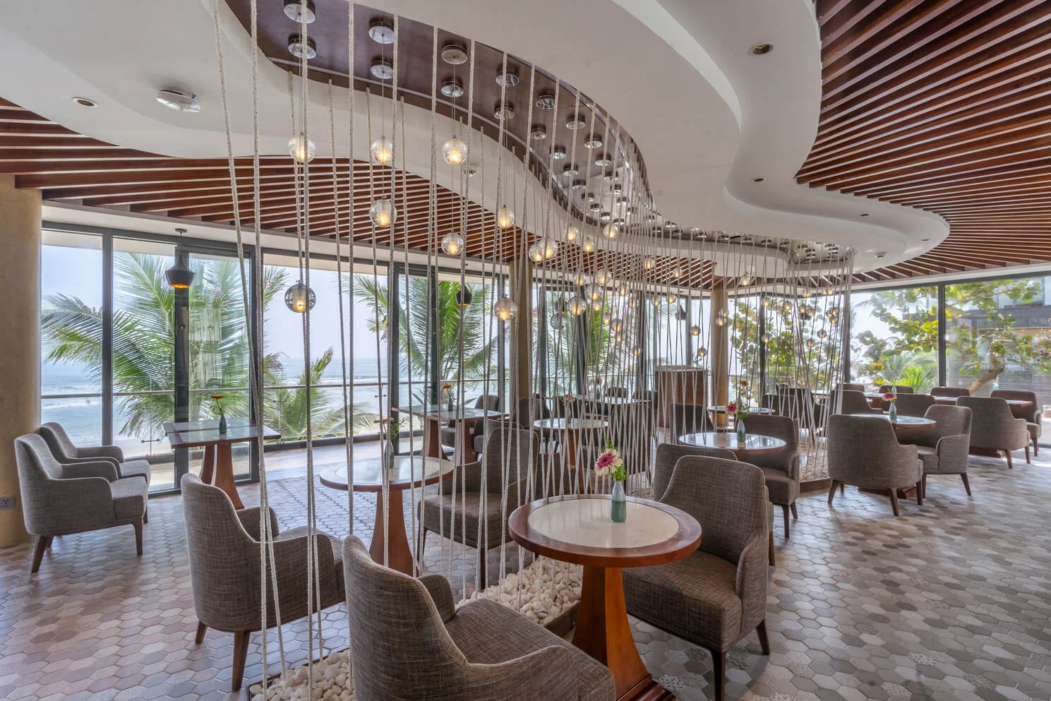 KOI Danang Resort | Umi Beach Bar