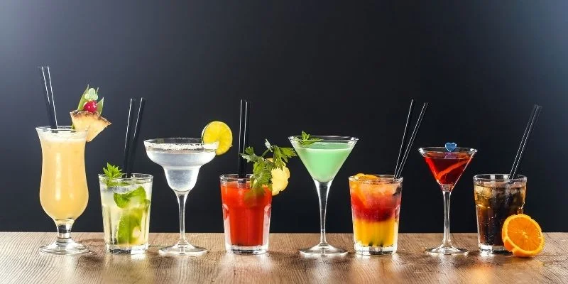 koi-resort-residence-da-nang-cocktails-at-umi-beach-bar